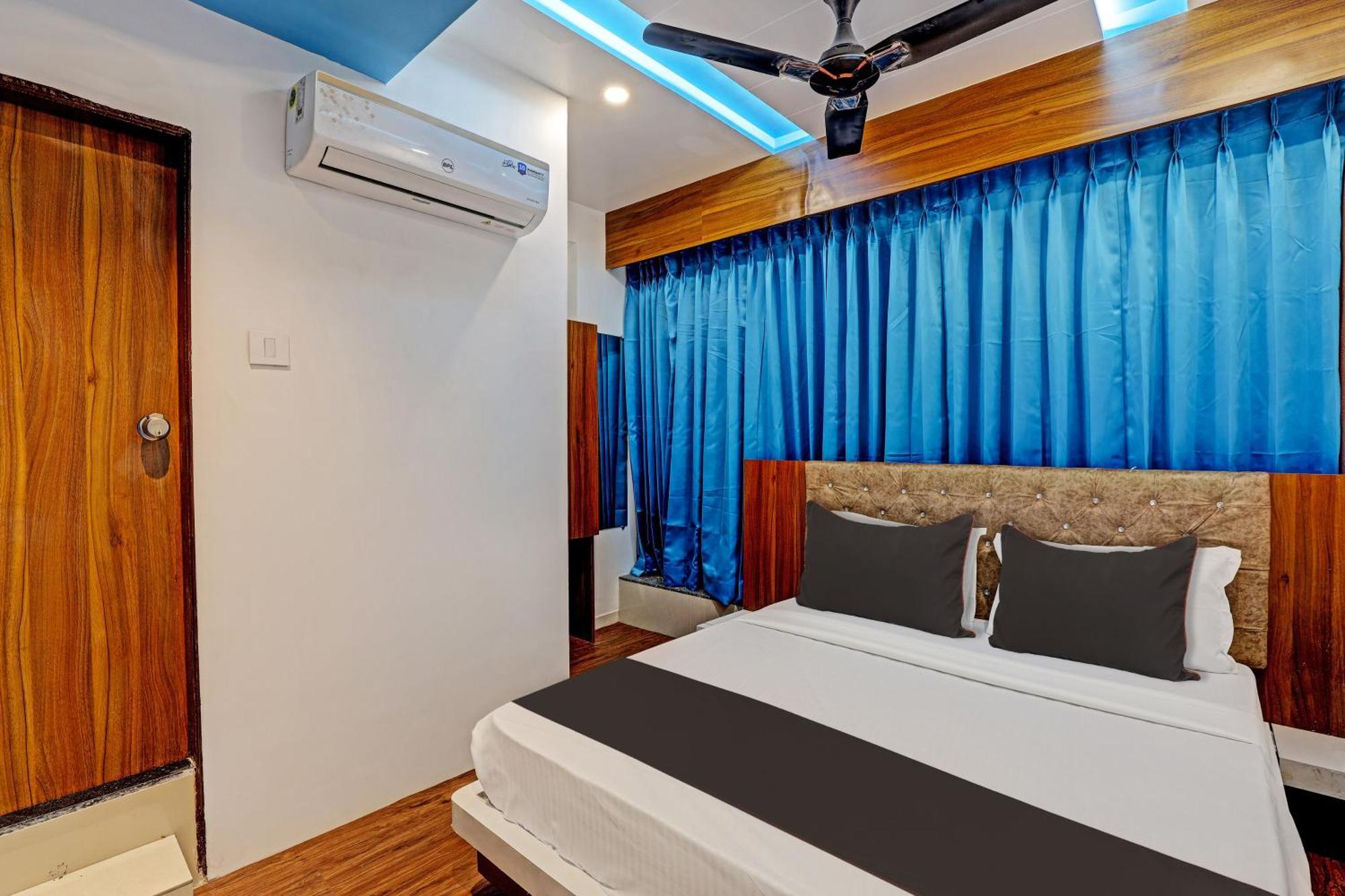 Collection O Hotel Swarg สุรัต ภายนอก รูปภาพ