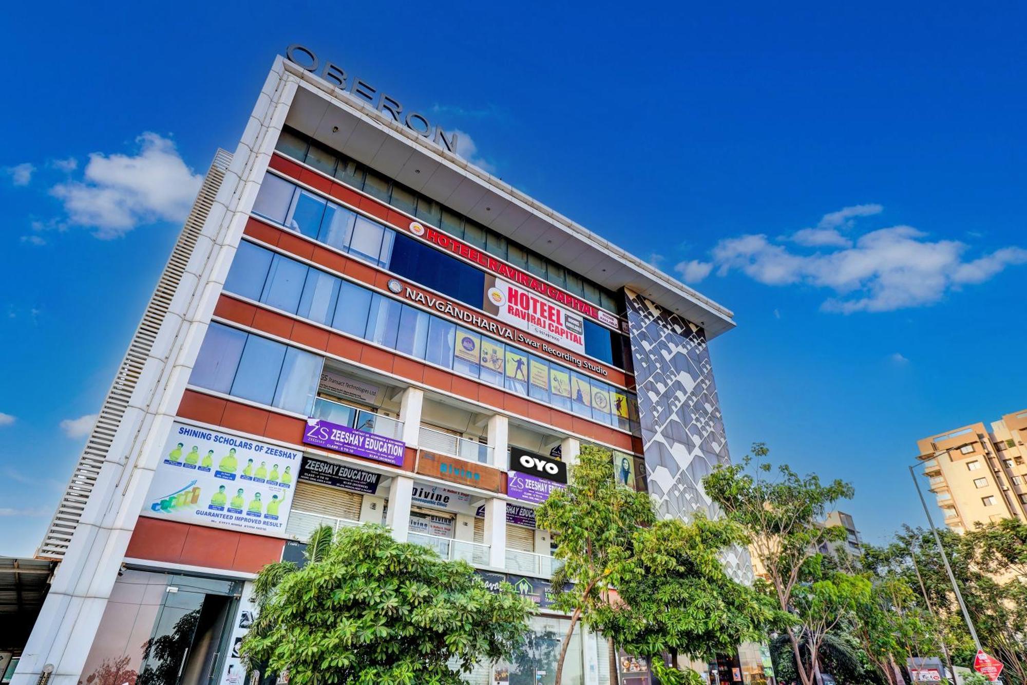 Collection O Hotel Swarg สุรัต ภายนอก รูปภาพ