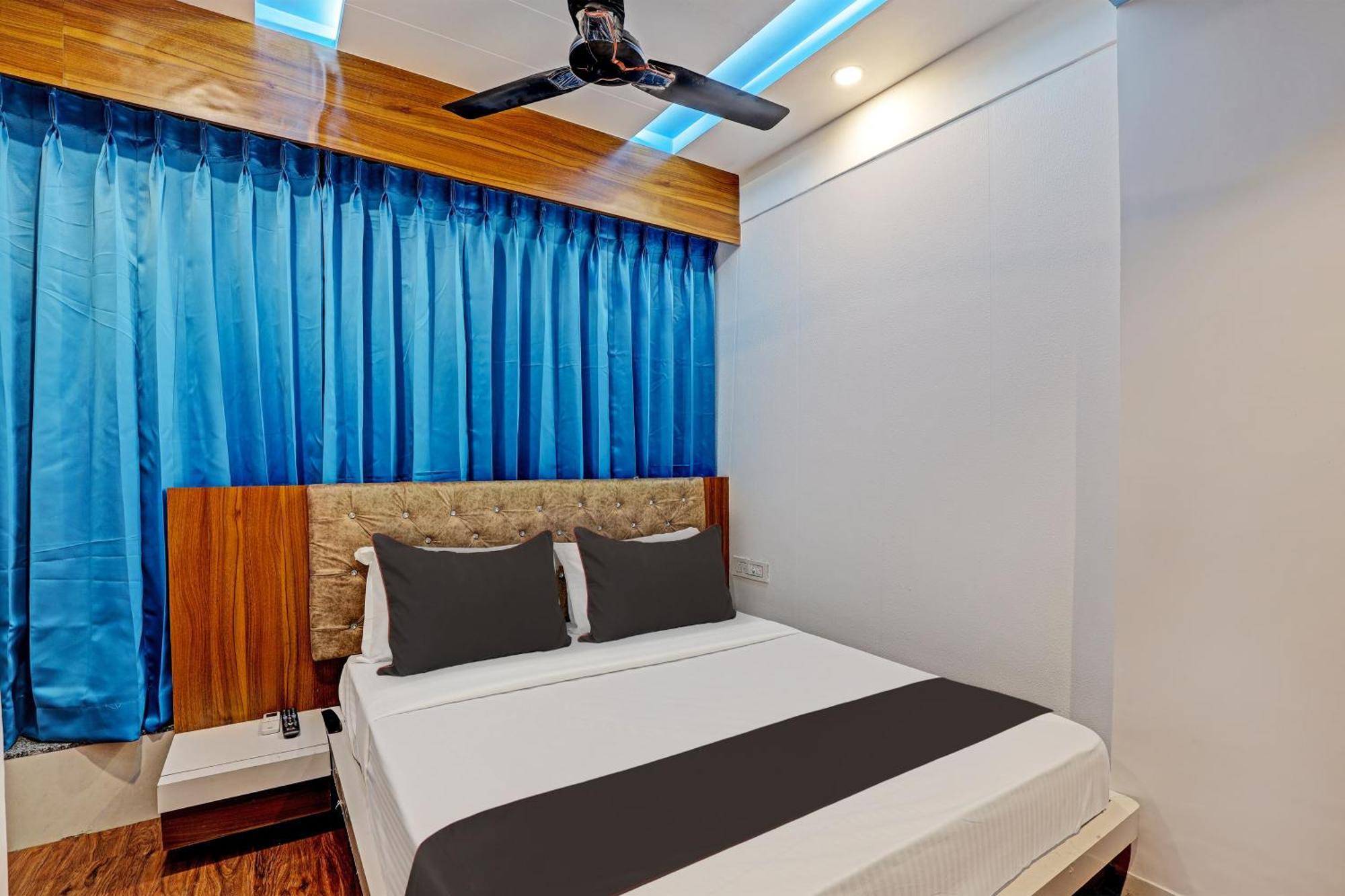 Collection O Hotel Swarg สุรัต ภายนอก รูปภาพ