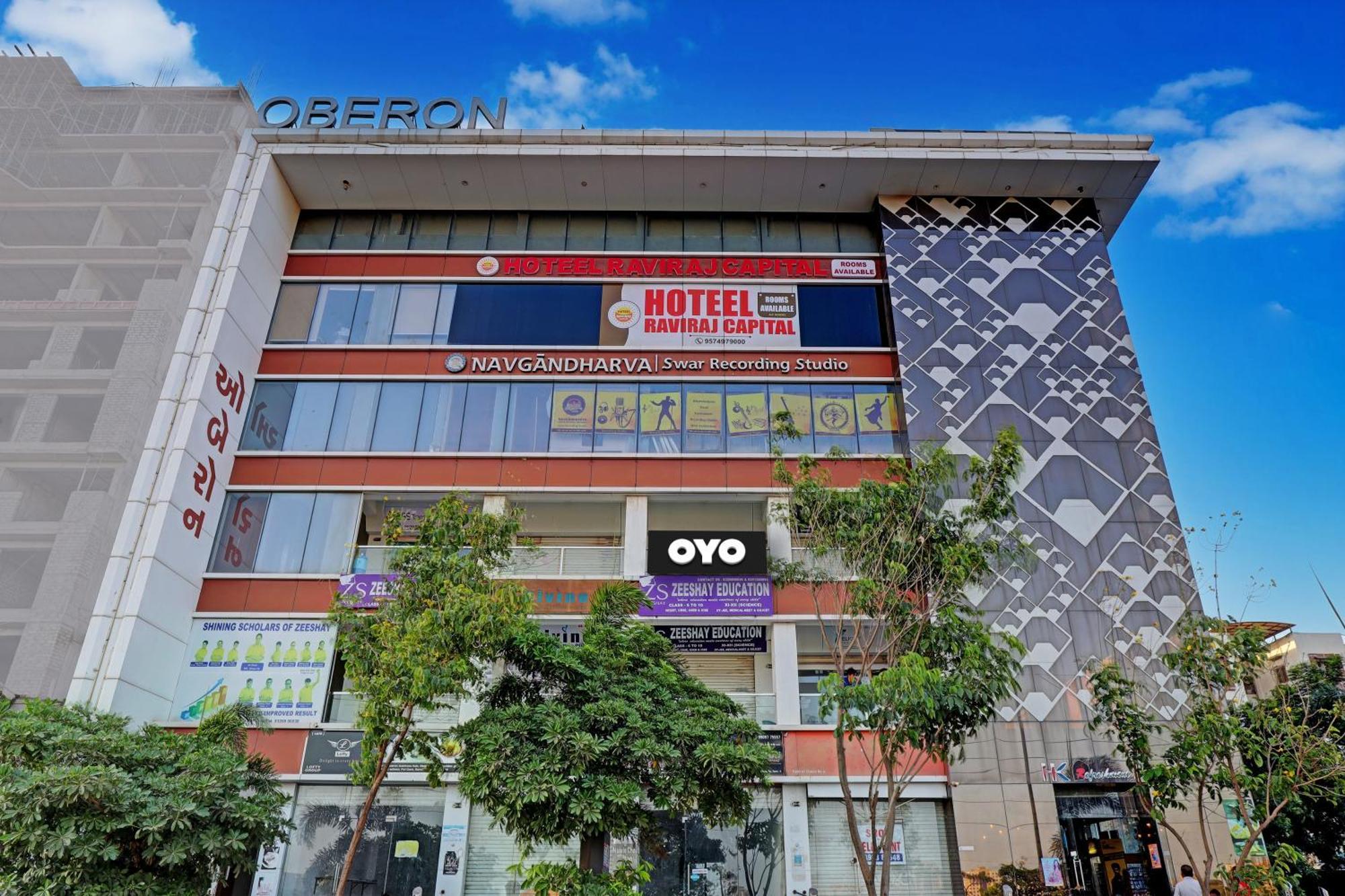 Collection O Hotel Swarg สุรัต ภายนอก รูปภาพ